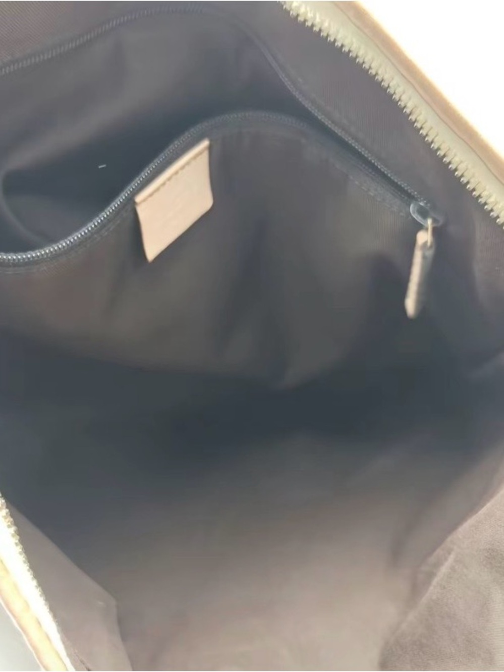 Gucci Light blush Monogram Canvas Tote - Picture 6 of 6